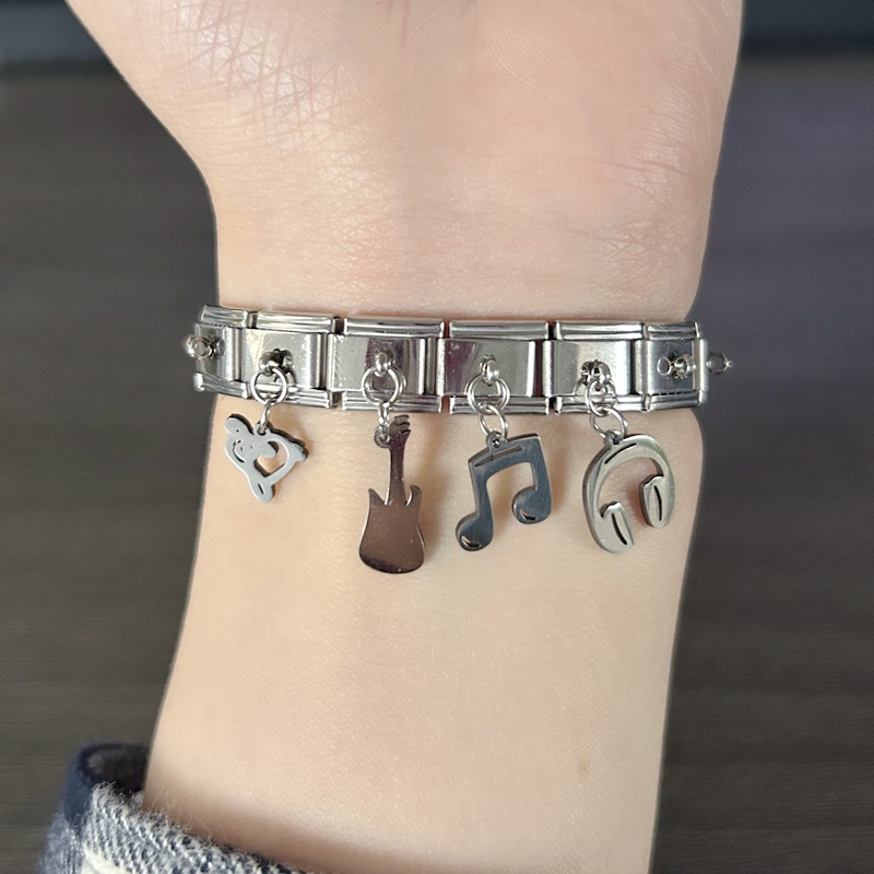 Trendy Rock Music Heart Note E - Jewelry Making Notes 评论和价格